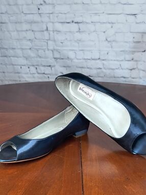 Black Peep-Toe White Satin Flats Mini Wedge Leather Sole by Dyeables Size 9.5 AY